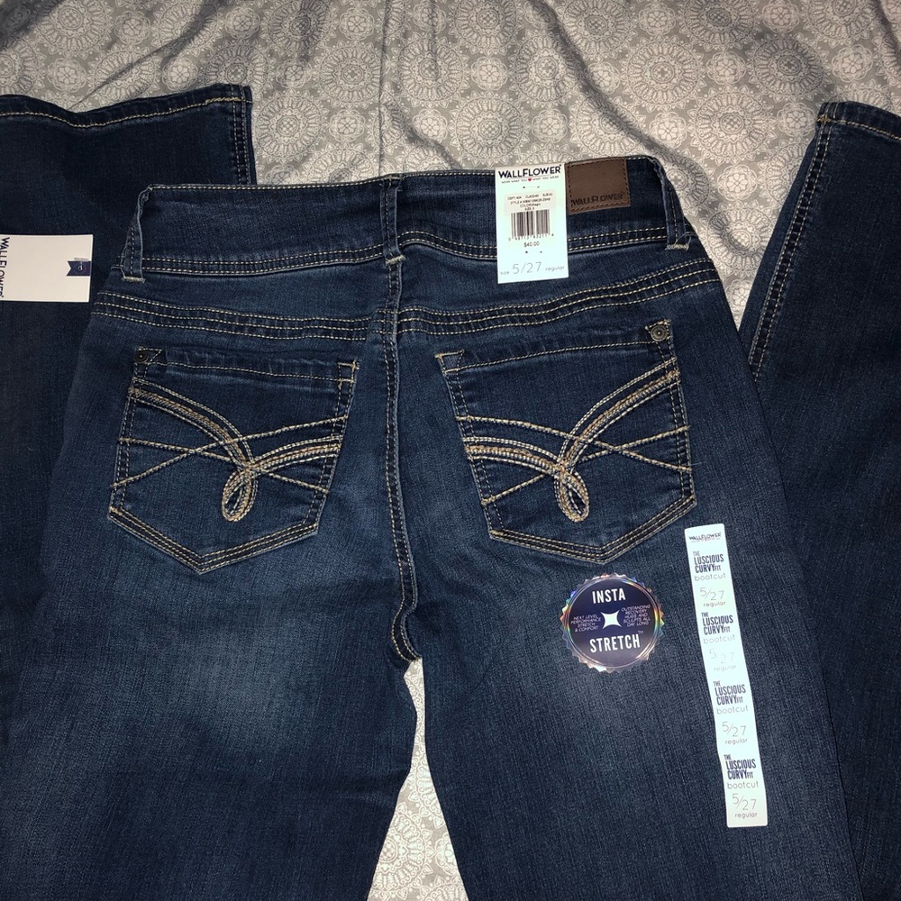 Wallflower jeans size 5/27